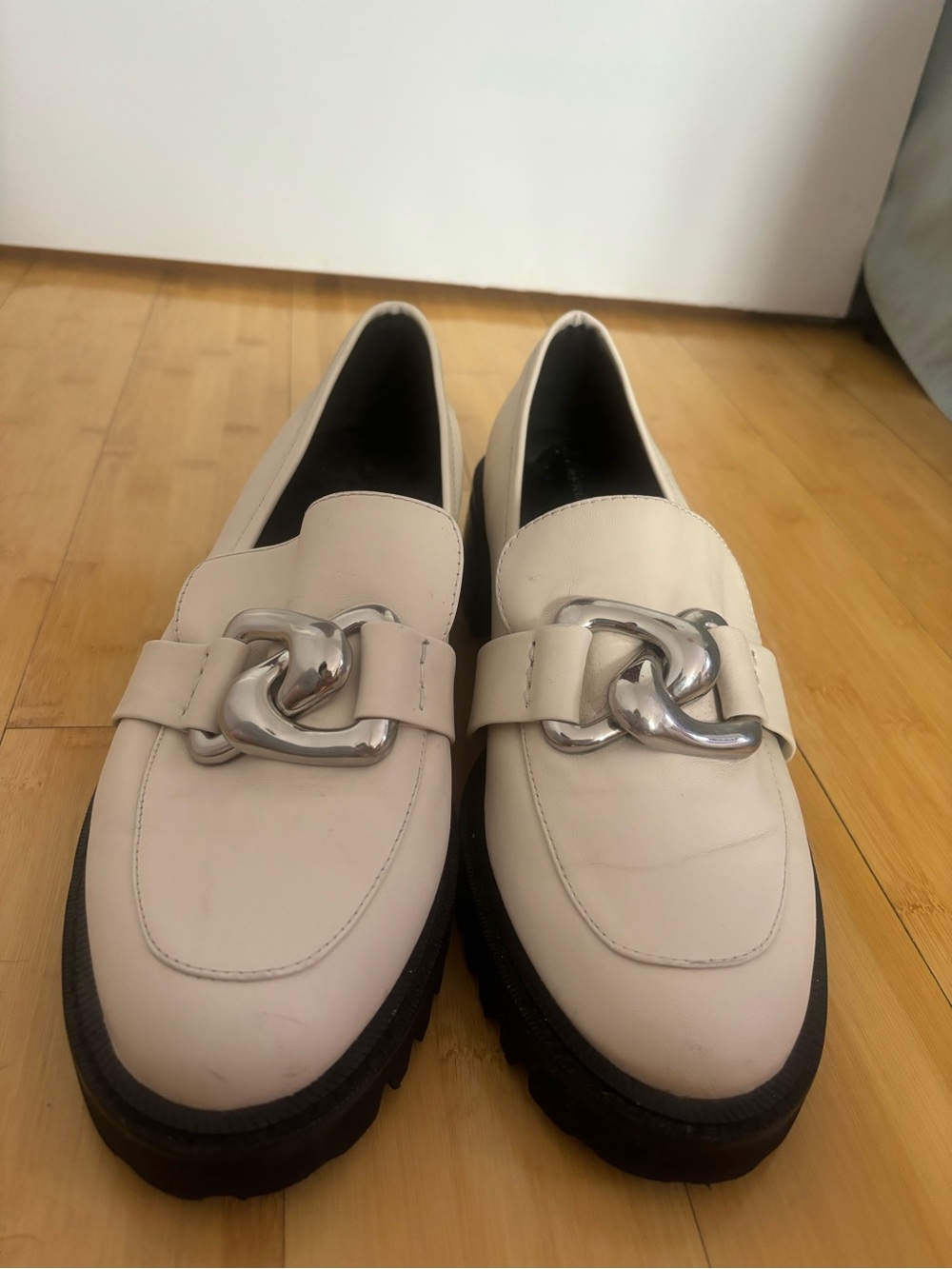 AEROSOLES Cream Loafers with Silver Chain Detail